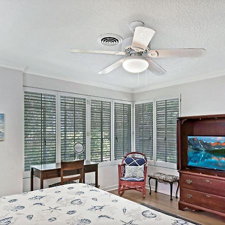 Вилла The Pink House St. Simons Island Экстерьер фото