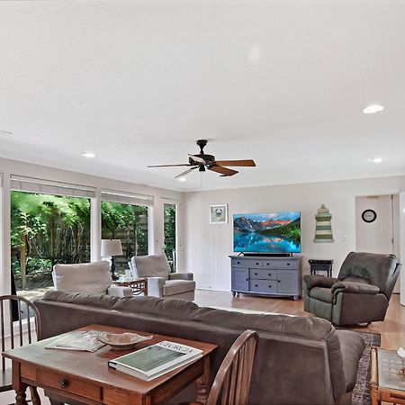 Вилла The Pink House St. Simons Island Экстерьер фото